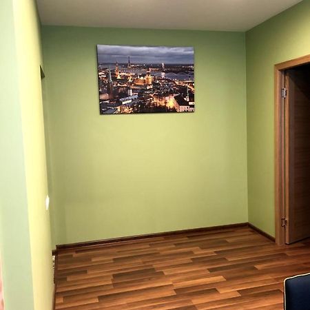 Green And Quiet City Center Apartment Riga Bagian luar foto