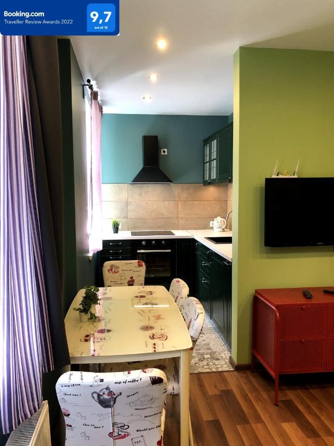 Green And Quiet City Center Apartment Riga Bagian luar foto